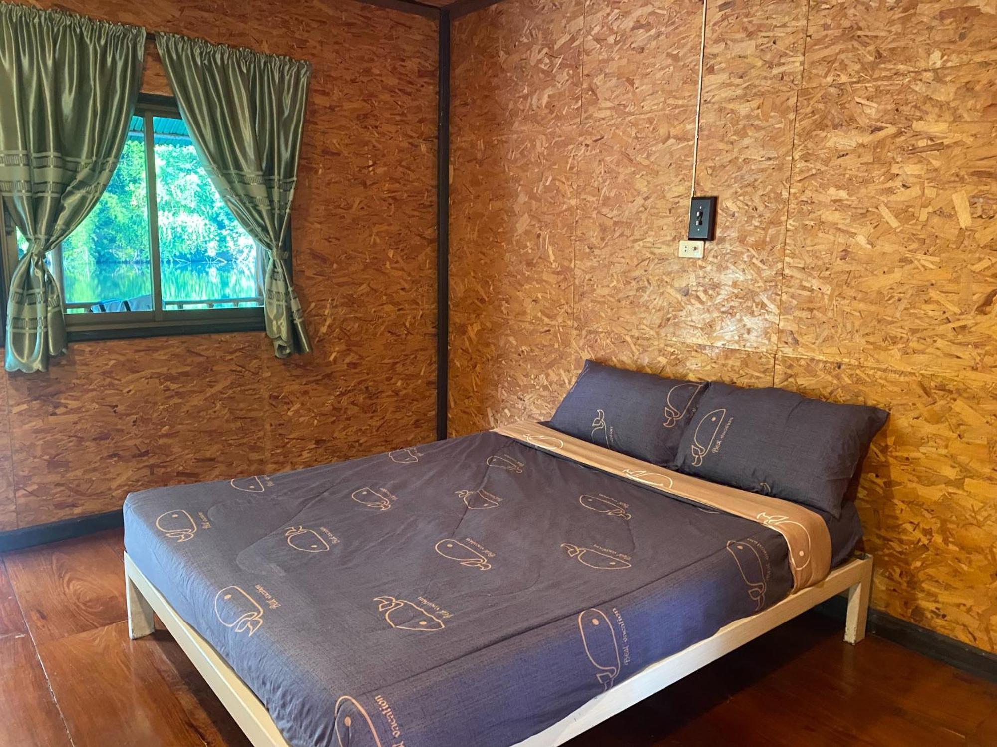 แพจิตรธาดาธารน้ำ Hotel Tha Kradan Eksteriør billede