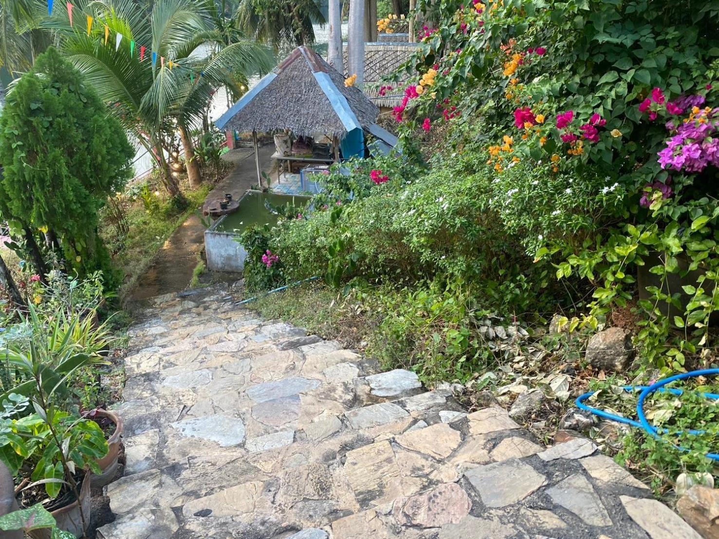 แพจิตรธาดาธารน้ำ Hotel Tha Kradan Eksteriør billede