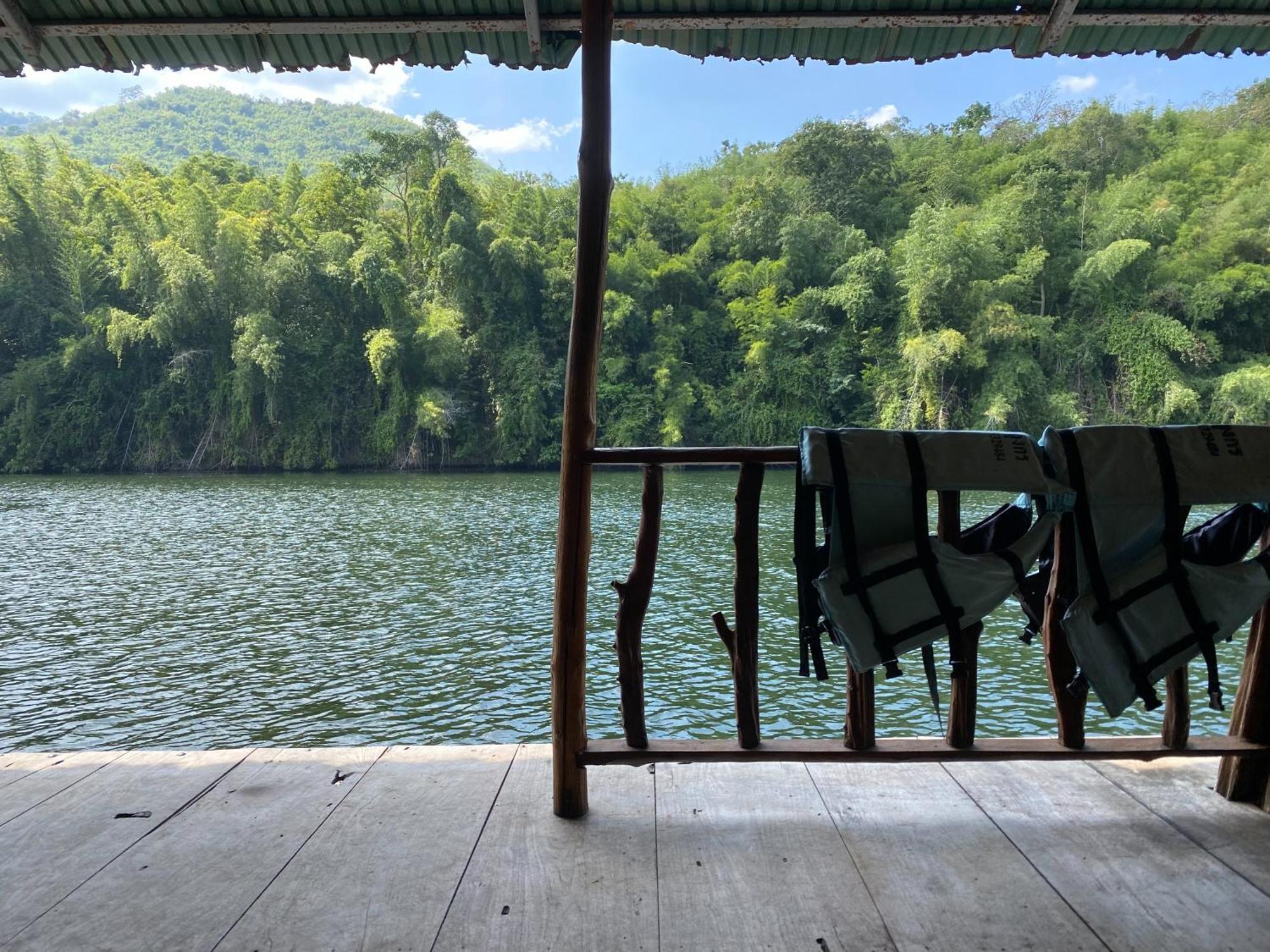 แพจิตรธาดาธารน้ำ Hotel Tha Kradan Eksteriør billede